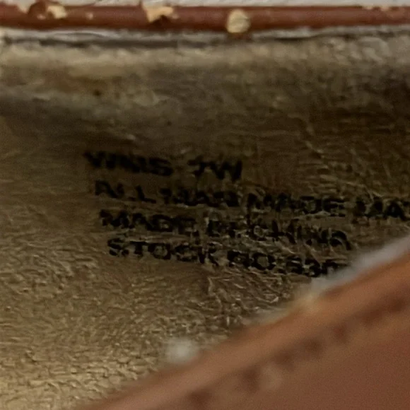 Shoes - Picture 8 of 9